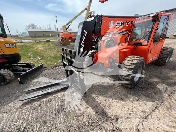 SkyTrak 6042 Teleskopski viljuškari