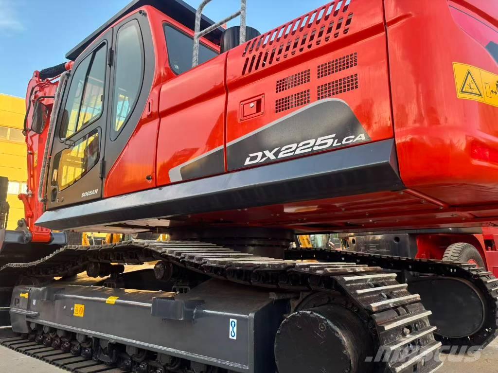 Doosan DX 225 LC Bageri guseničari