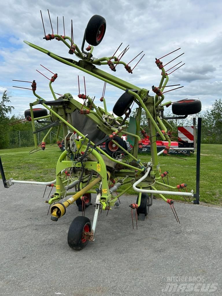 CLAAS Volto 800 Okretači i sakupljači sena