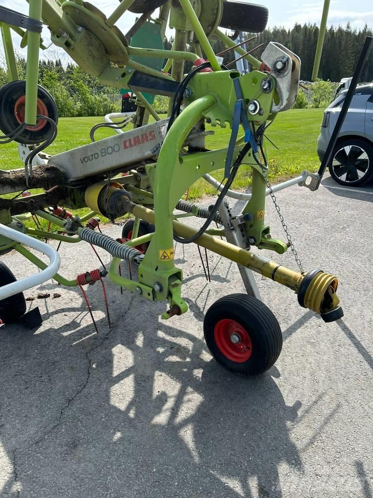 CLAAS Volto 800 Okretači i sakupljači sena