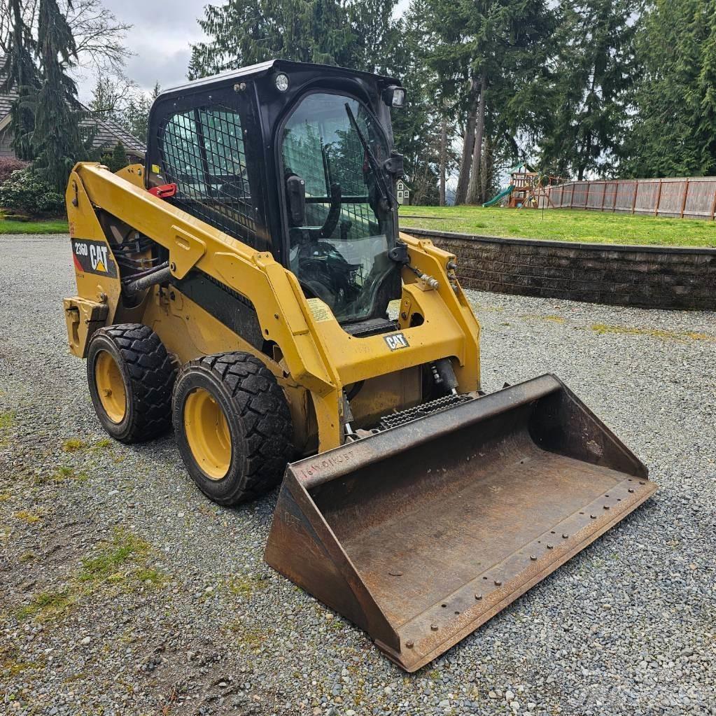 CAT 236D Skid steer mini utovarivači