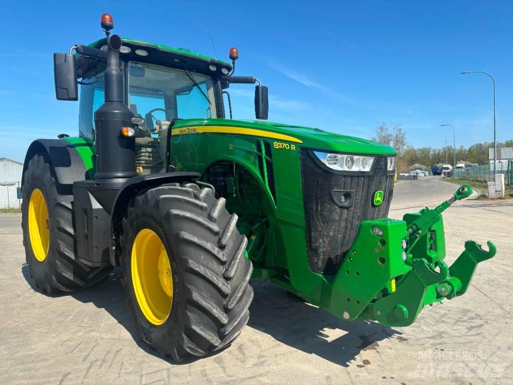 John Deere 8370 R Traktori