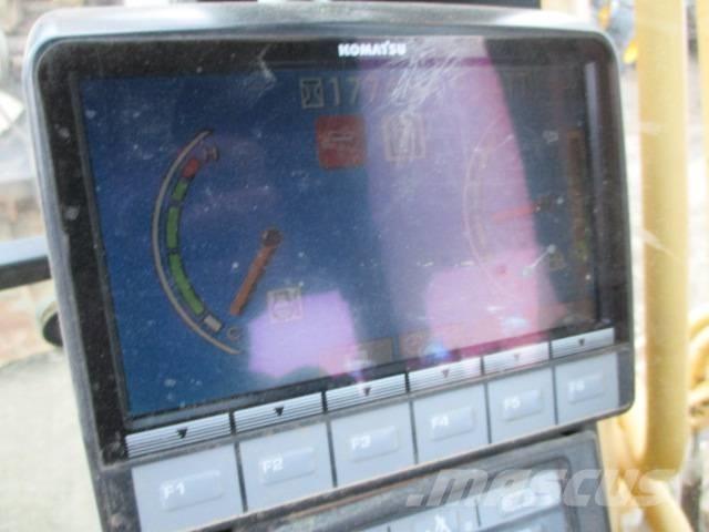 Komatsu PC 240 NLC-8 Bageri guseničari