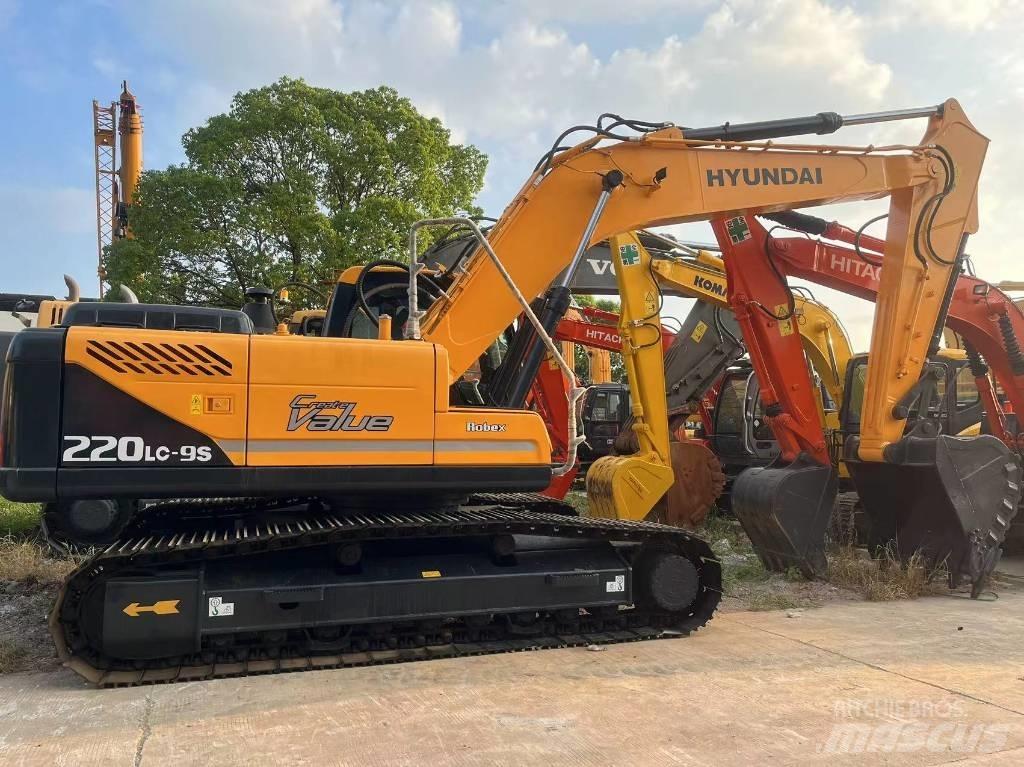 Hyundai R220LC-9S Bageri točkaši
