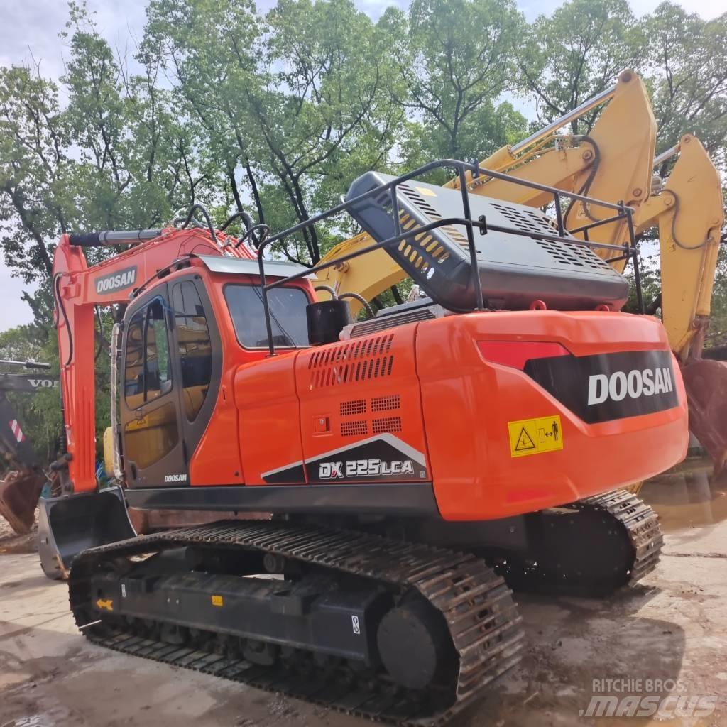 Doosan DX 225 LC Bageri guseničari