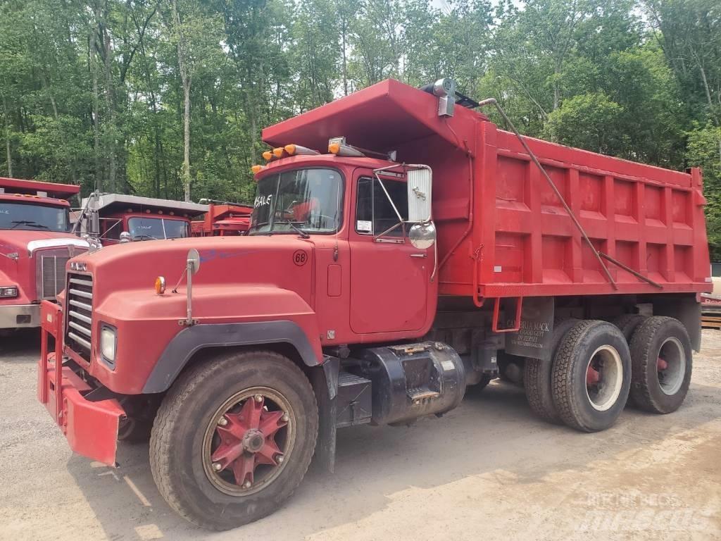 Mack RD690SX Kiperi kamioni