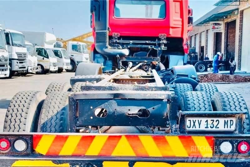 UD CGE 370 8x4 Ostali kamioni