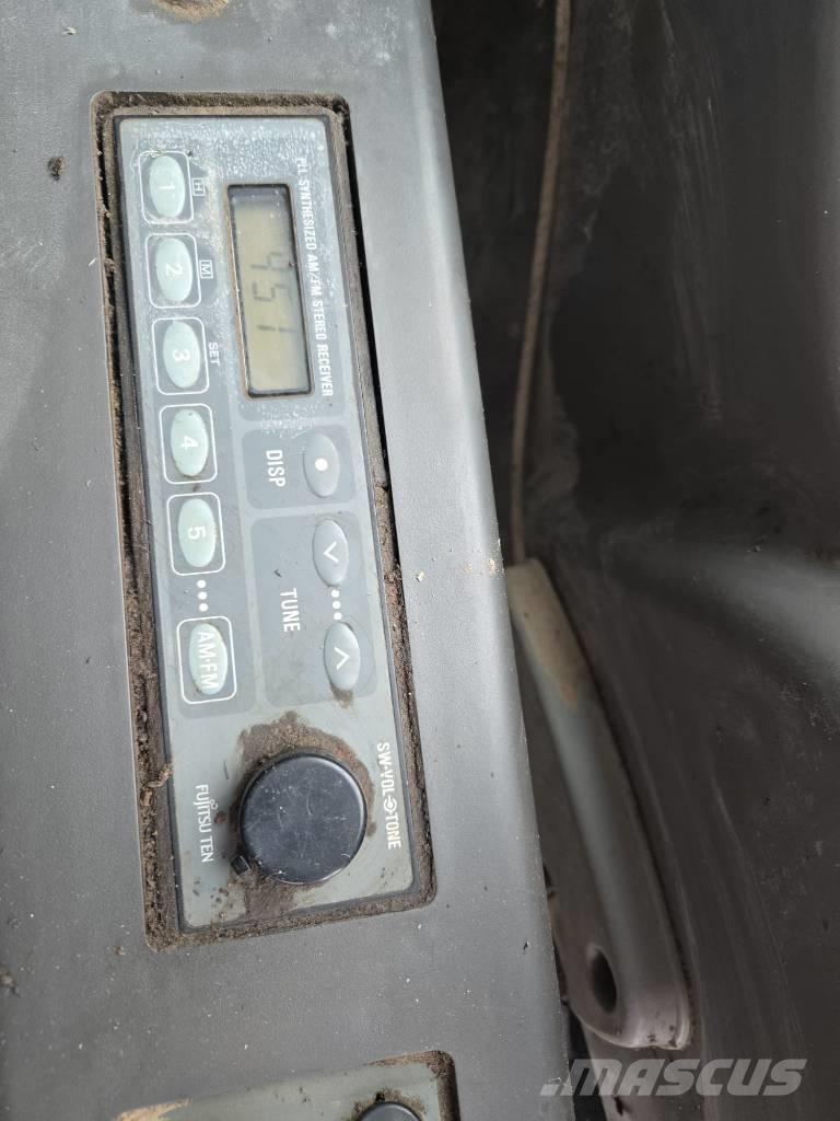 Hitachi ZX 135 US Bageri guseničari