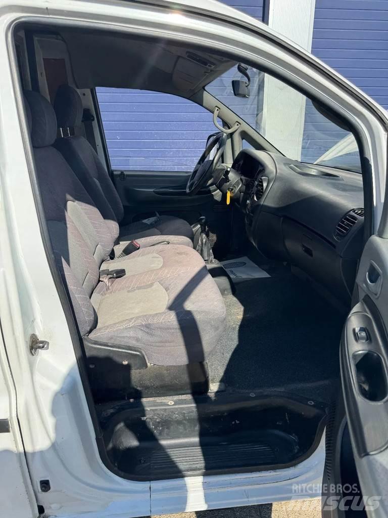 Hyundai H200 Sanduk kombiji