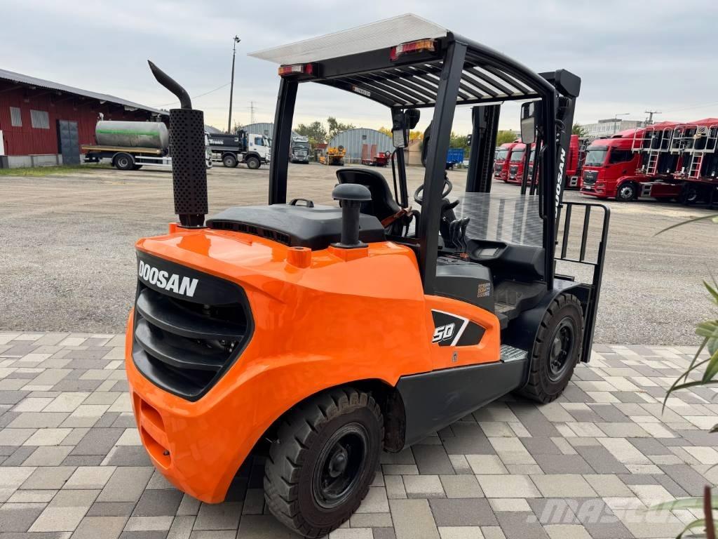 Doosan D 50,  130üó!!! 5t Dizelski viljuškari