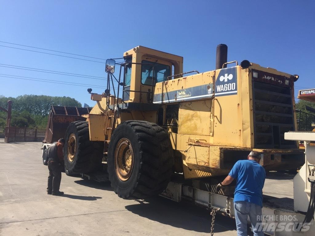 Komatsu WA600-1 Utovarivači na točkove