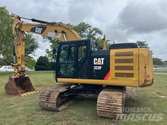  2017 CAT 323 FL Bageri guseničari