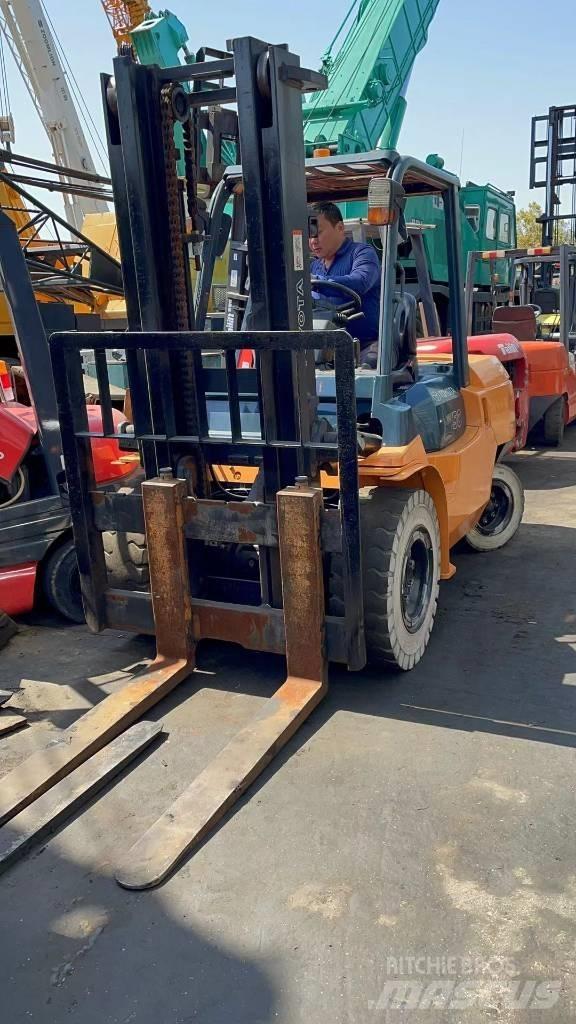 Toyota 5 ton Dizelski viljuškari