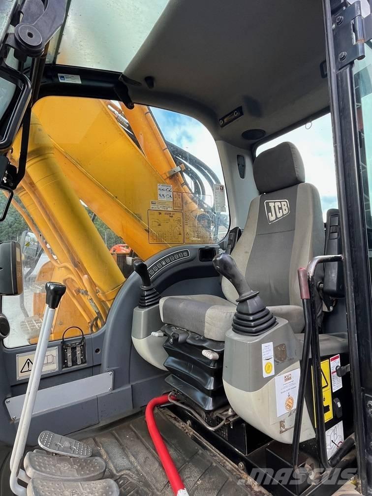 JCB JZ 235 LC Bageri guseničari