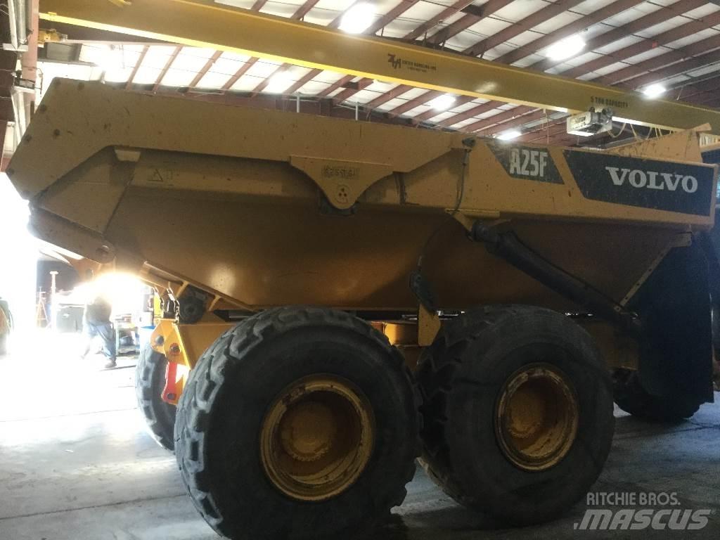 Volvo A 25 F Zglobni damperi