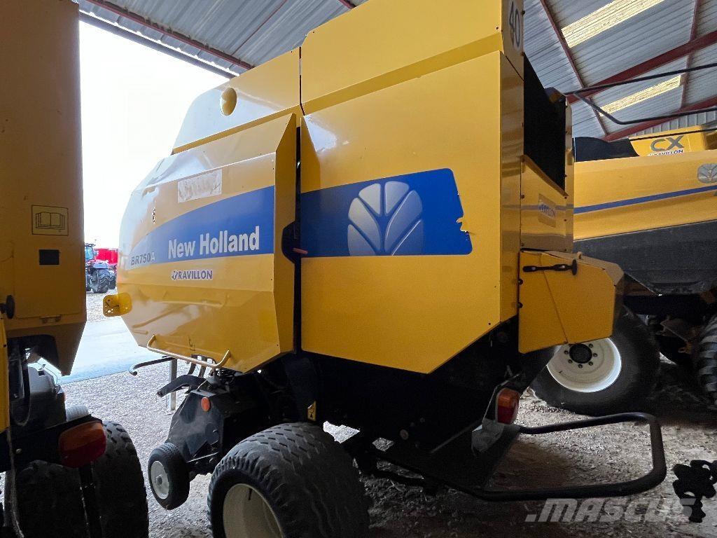 New Holland BR750A Prese/balirke za rolo bale