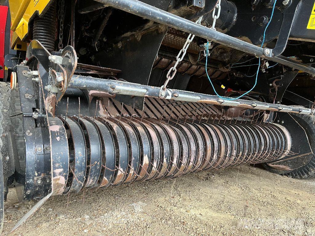 New Holland BR750A Prese/balirke za rolo bale