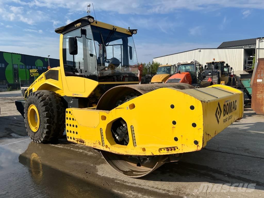 Bomag BW 226 BVC-5 Valjci sa jednim bubnjem