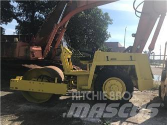 Bomag BW 142 D-2 Nabijači zemlje