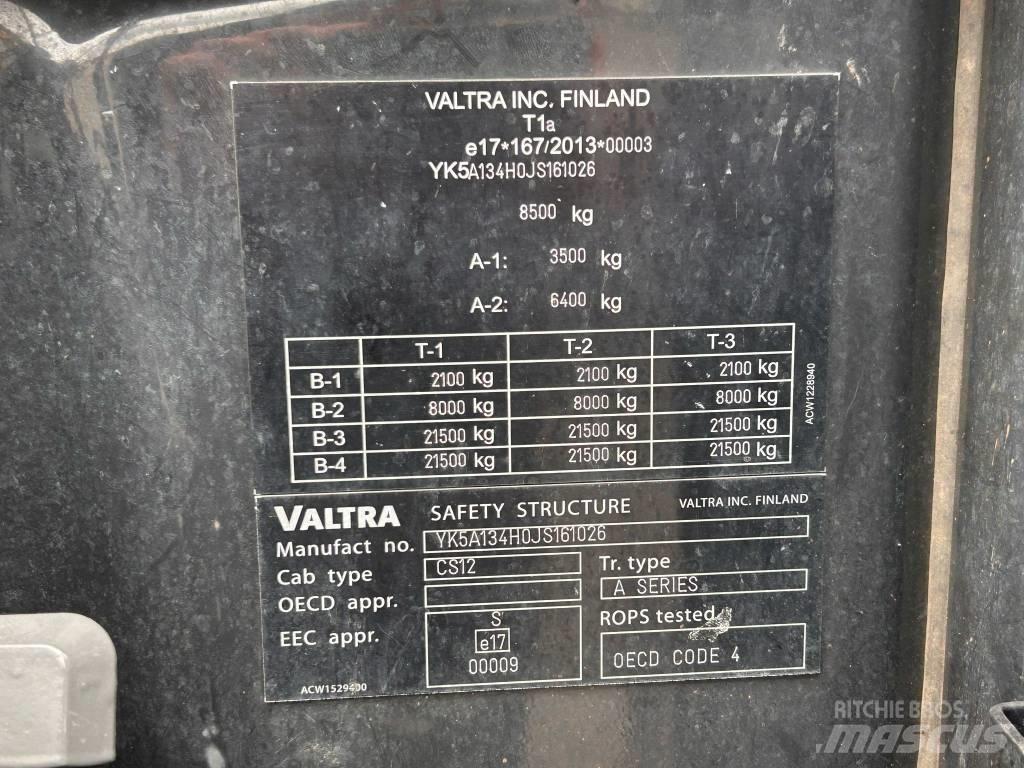 Valtra A 134 Traktori