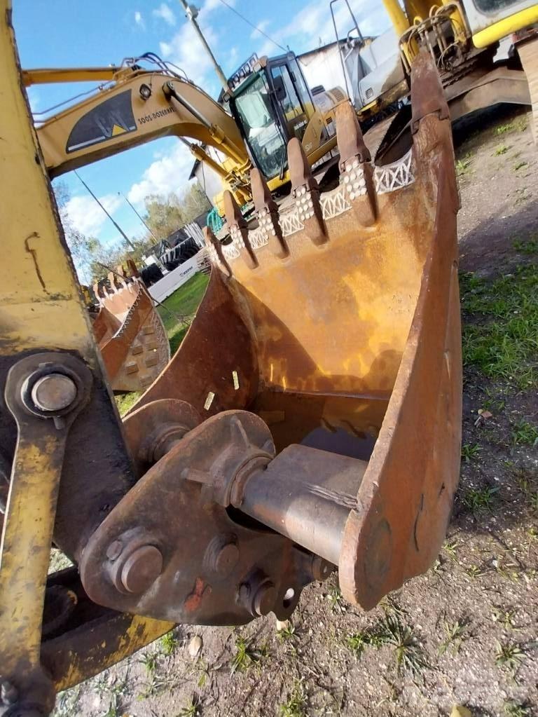 New Holland E 305 Bageri guseničari
