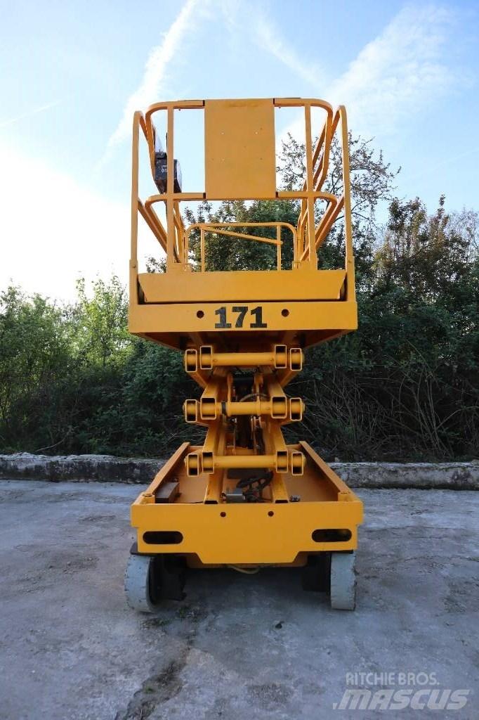 Haulotte Compact 10 Makazaste platforme
