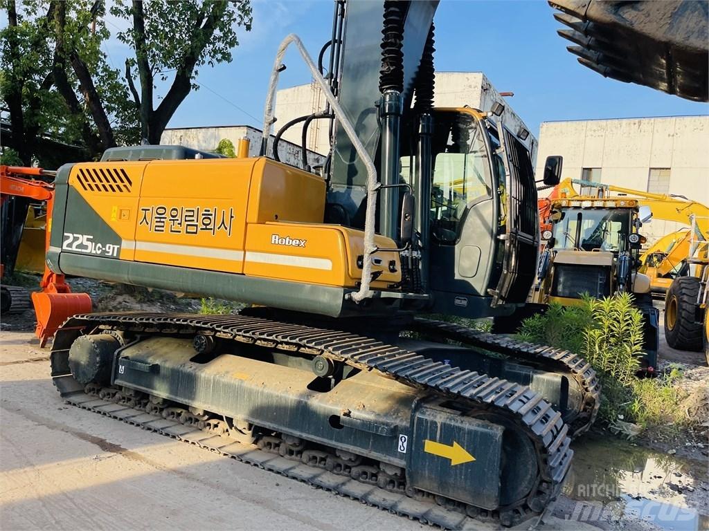 Hyundai 225 lc 9t Bageri guseničari