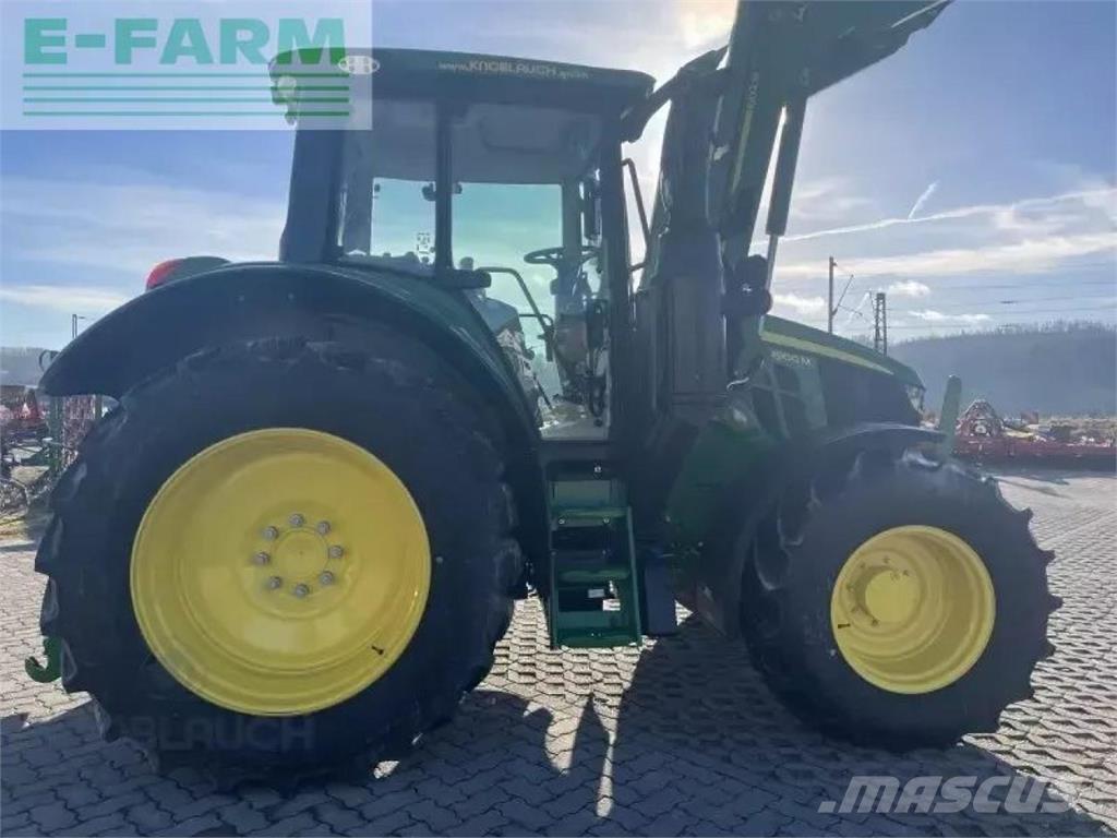 John Deere 6100m Traktori