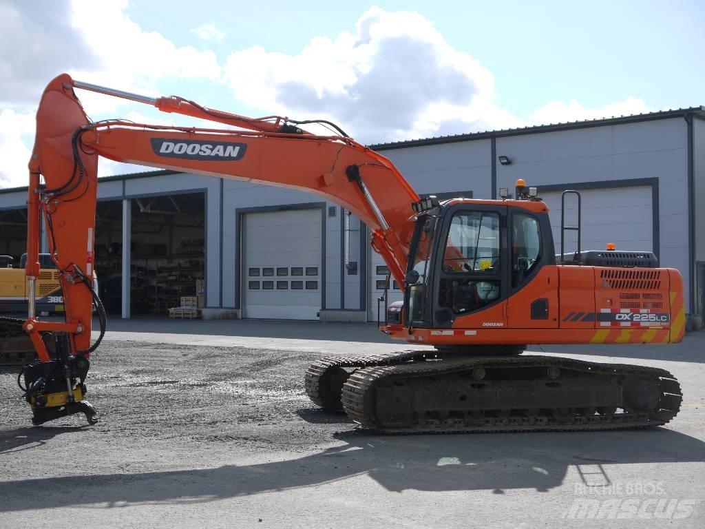 Doosan DX 225 LC-3 Bageri guseničari