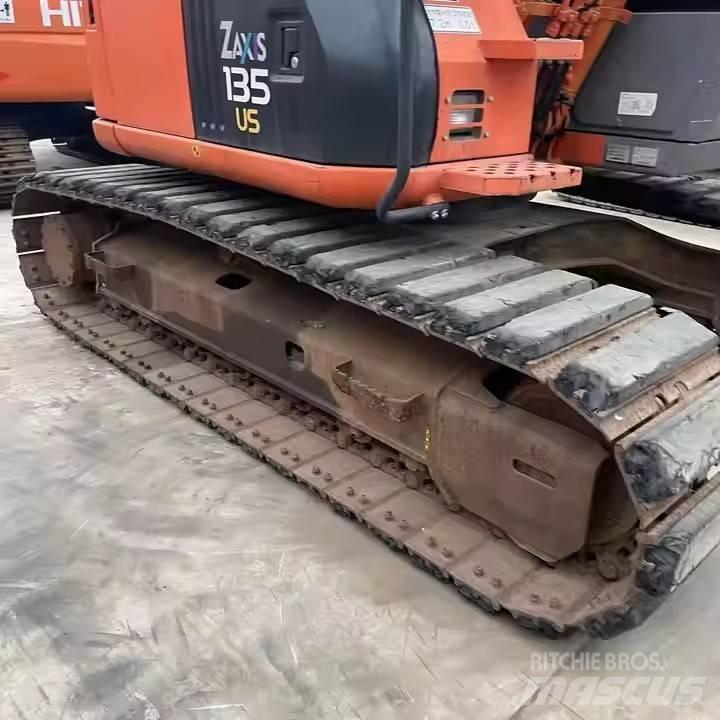 Hitachi ZX135US Bageri guseničari