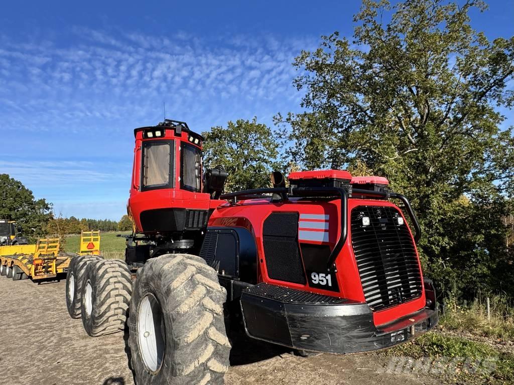 Komatsu 951 Harversteri