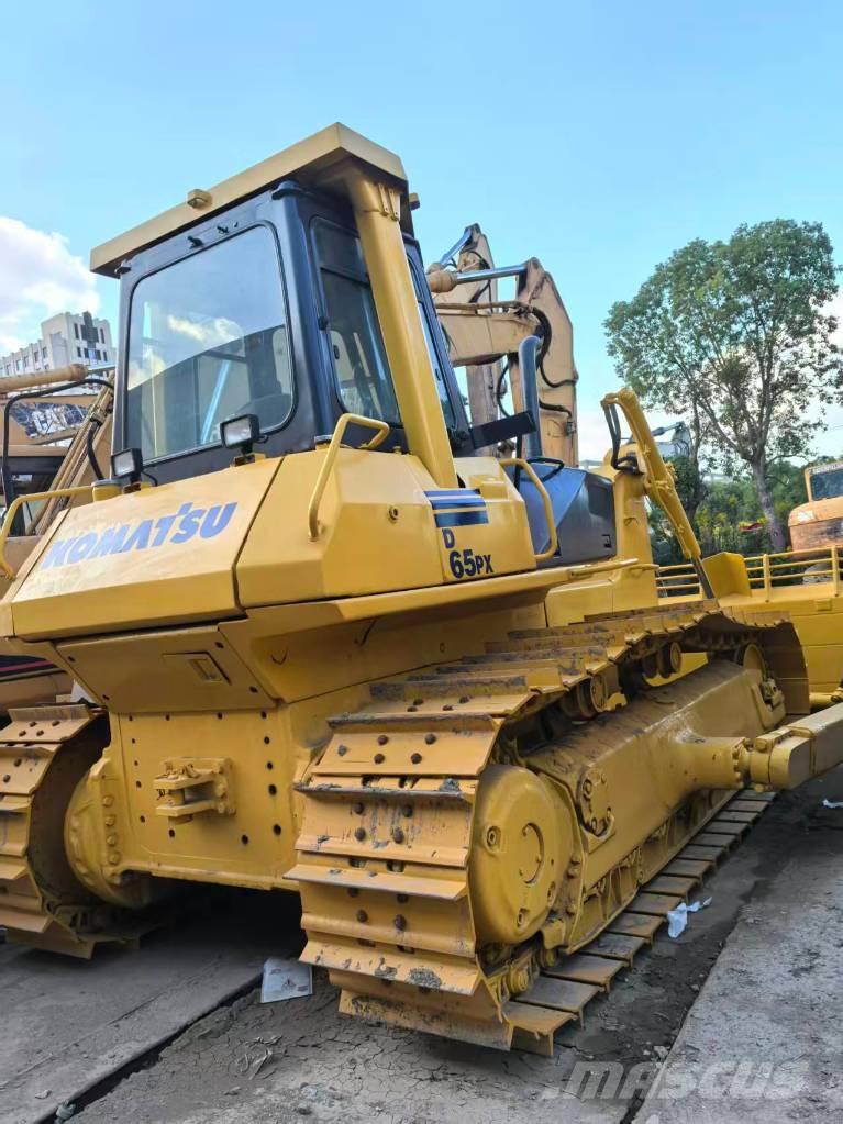 Komatsu D 65 PX-12 Buldožeri guseničari