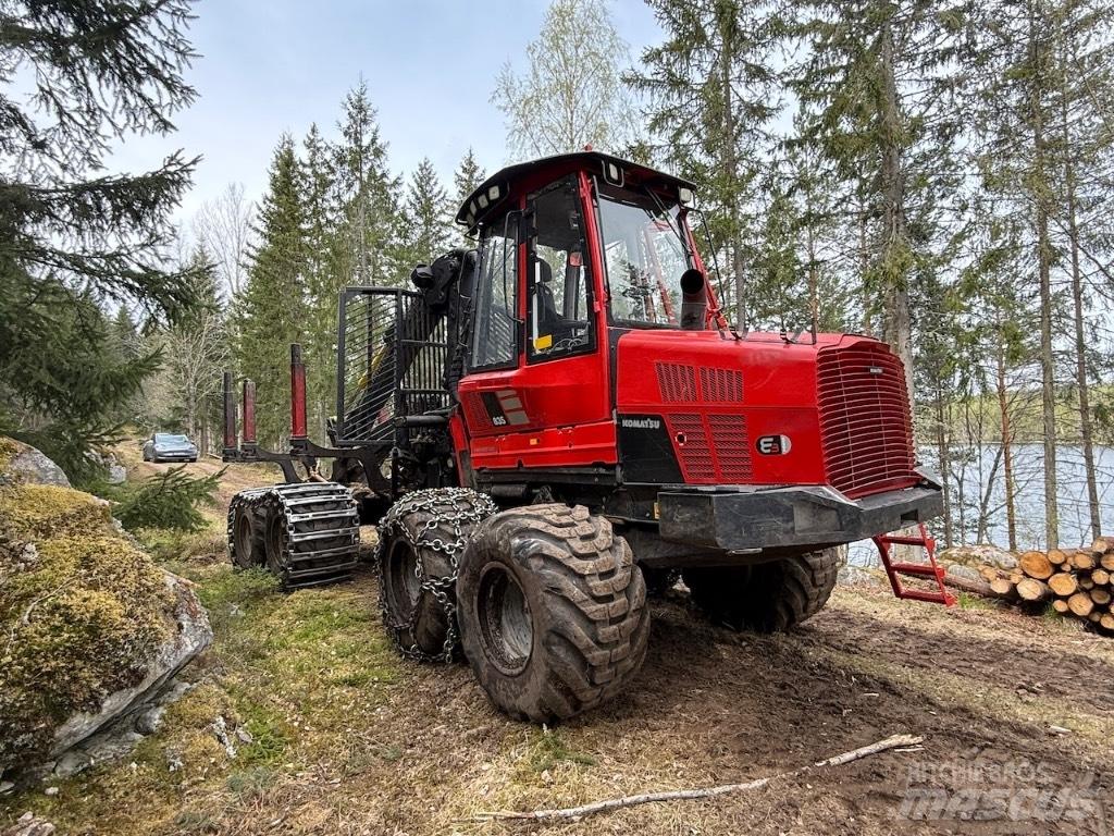 Komatsu 835 Forvarderi