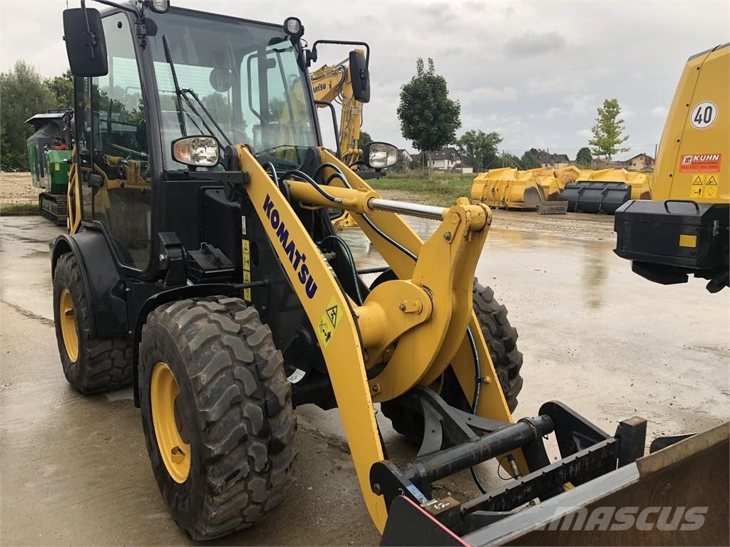 Komatsu WA70M-8 Mini utovarivači
