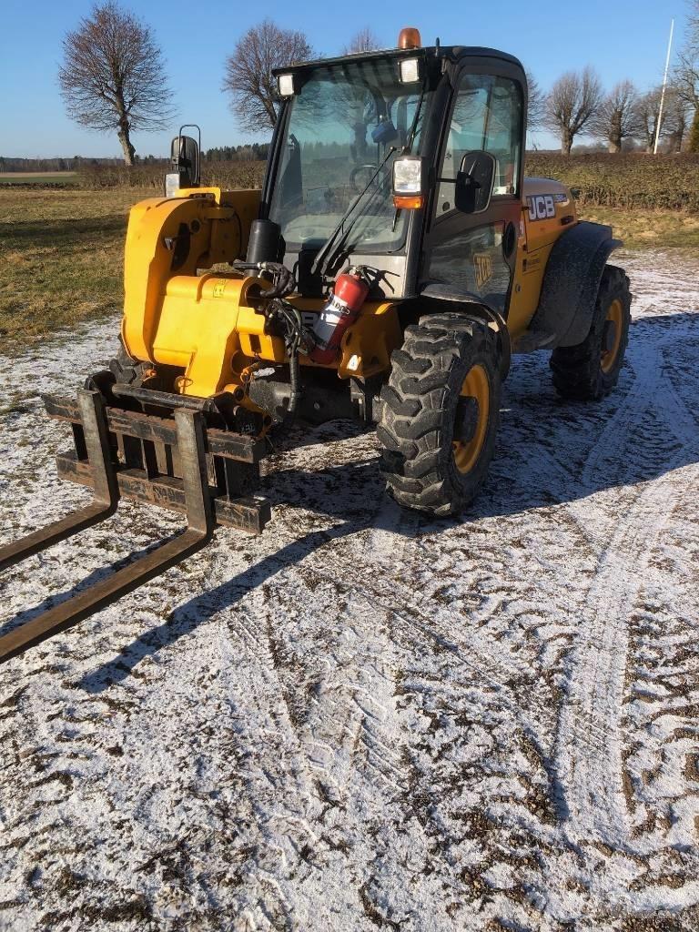 JCB 524-50 Poljoprivredni teleskopski utovarivači