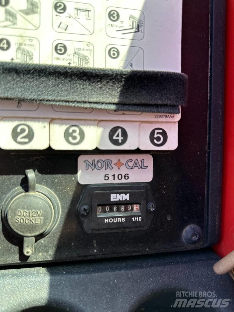 SkyJack SJ 843 Teleskopski viljuškari