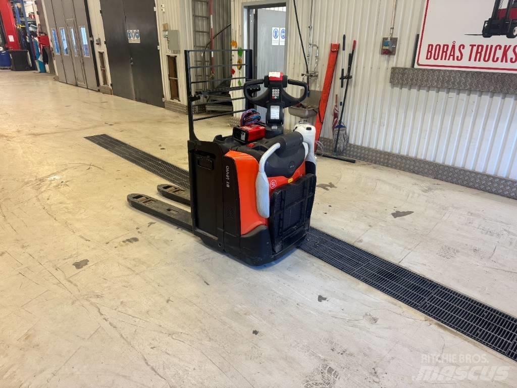 Toyota LPE 220 Nisko podizni električni viljuškar sa stajalištom