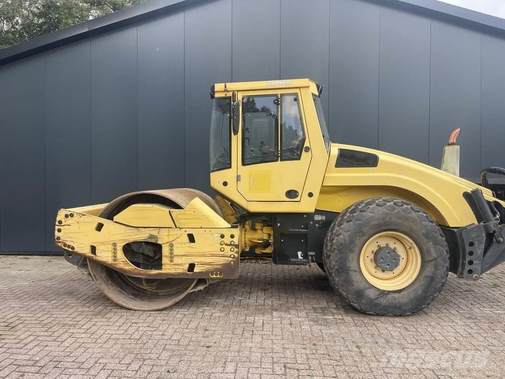 Bomag Bw 213 Gumeni valjci na točkovima