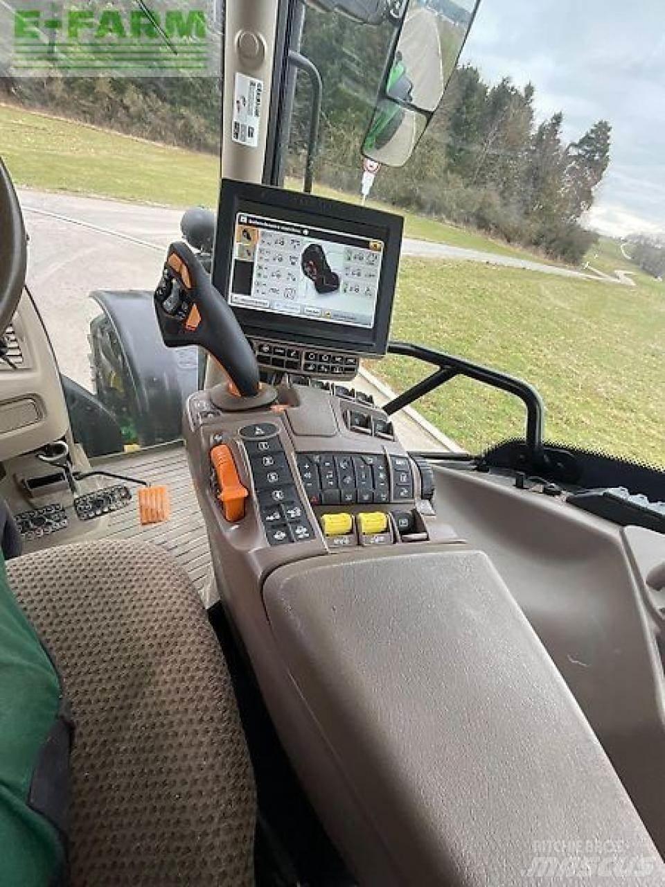 John Deere 6215 r Traktori