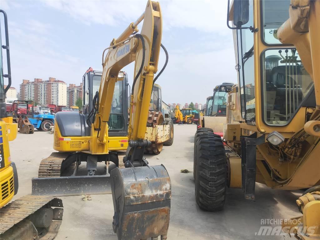 Komatsu PC56-7 Bageri guseničari