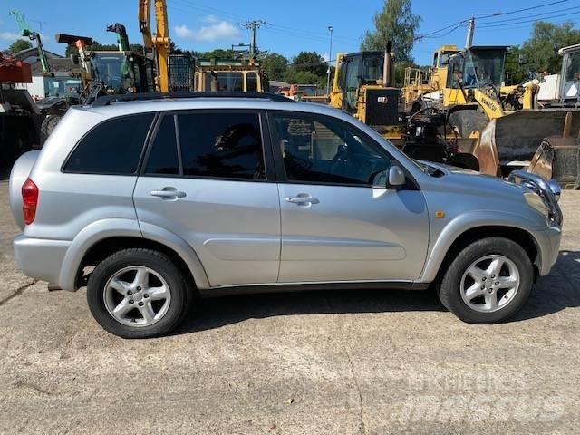 Toyota RAV-4 Automobili