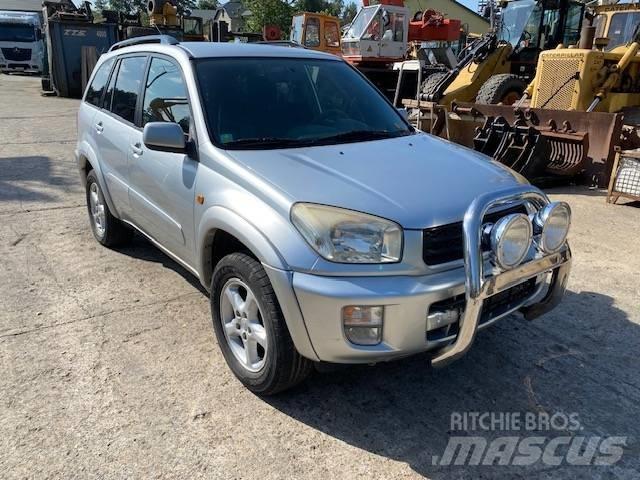 Toyota RAV-4 Automobili