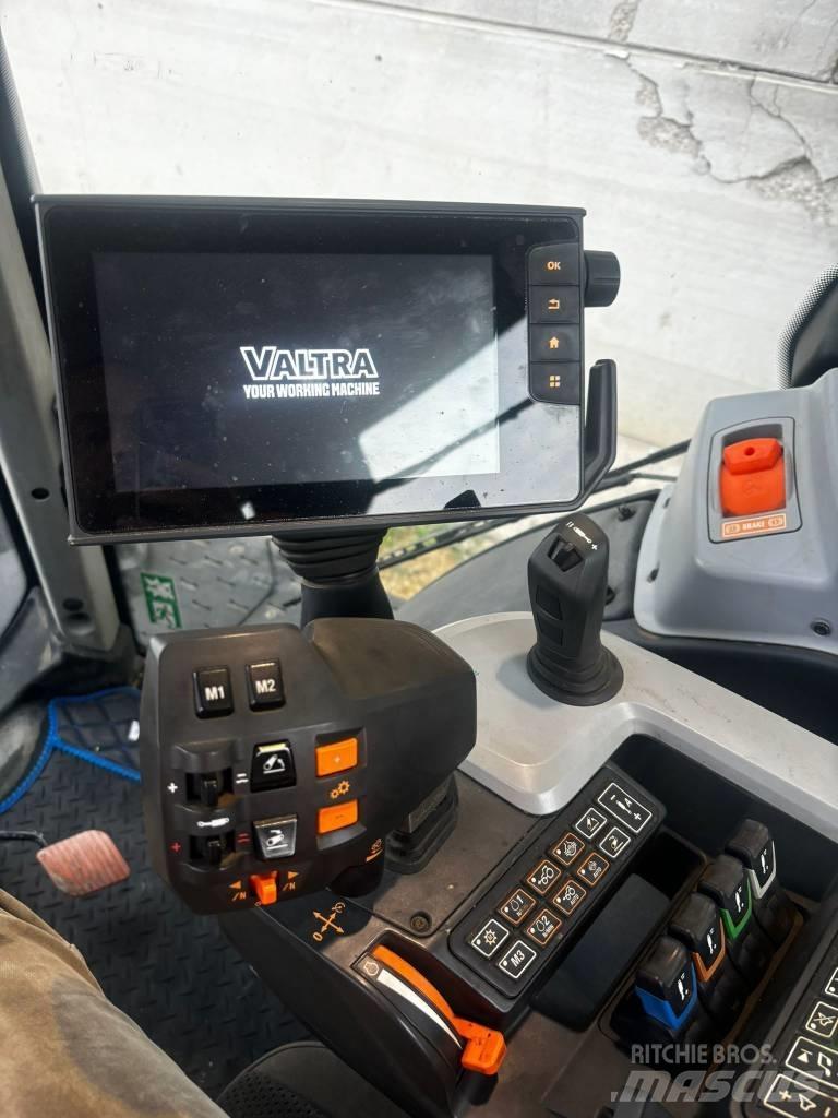 Valtra T 254 V Traktori