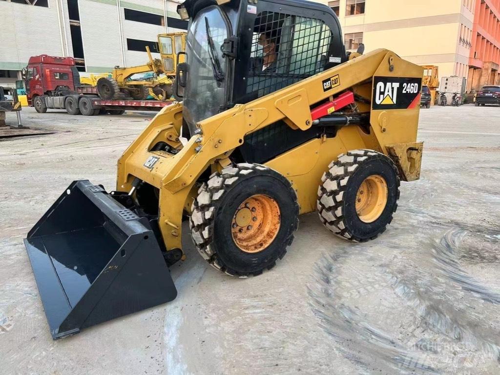 CAT 246 D Skid steer mini utovarivači