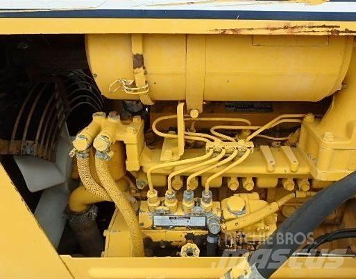 Komatsu D 20 A-6 Buldožeri guseničari