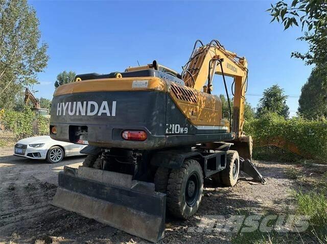 Hyundai 210W Bageri guseničari