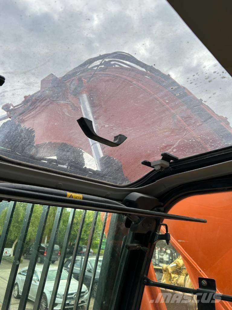 Hitachi ZX300LC-5 Bageri guseničari