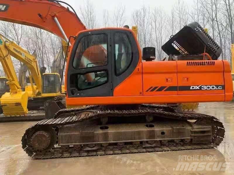 Doosan DX300LC Bageri guseničari