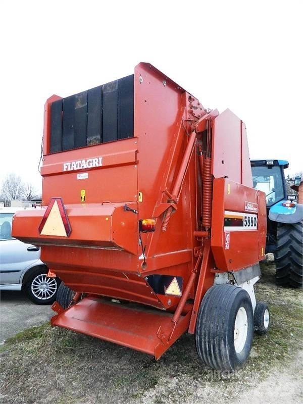 New Holland 5880 Prese/balirke za rolo bale