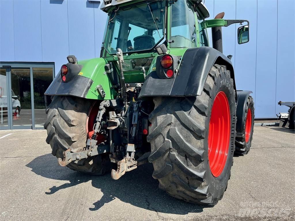 Fendt 718 COM3 Traktori